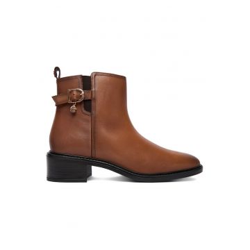 Botine  din piele naturala - Maro