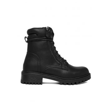 Ghete dama -  piele ecologica - negru - talpa groasa - inchidere cu fermoar -