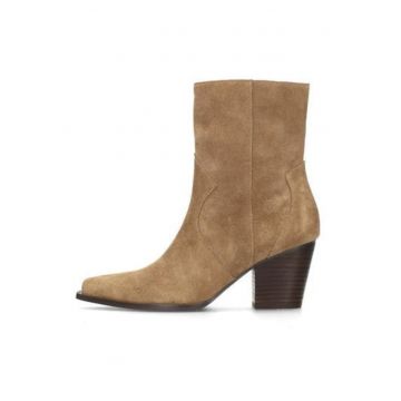 Botine din piele intoarsa cu toc cubanez Beau - Maro camel