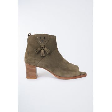 Botine din piele intoarsa cu varful decupat si toc masiv