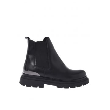Ghee din piele cu garnitura din material textil - Negru