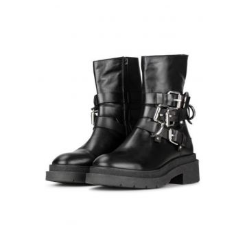 Ghete cu detalii metalice Bennie -