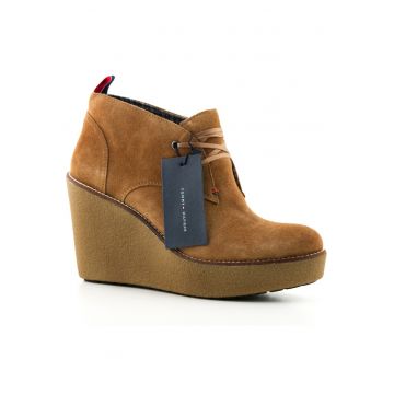 Ghete cu talpa wedge din piele intoarsa -