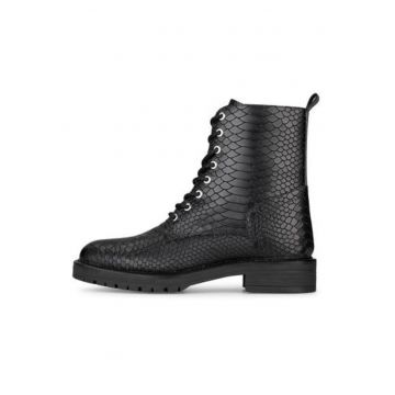 Ghete din piele cu model