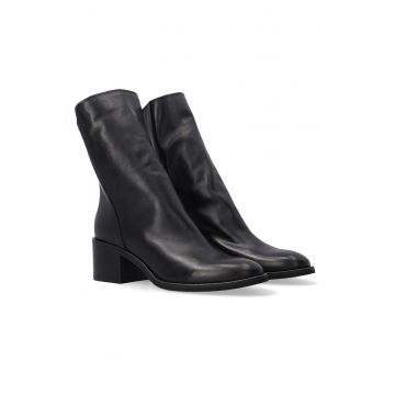 Botine elegante din piele neagra cu toc