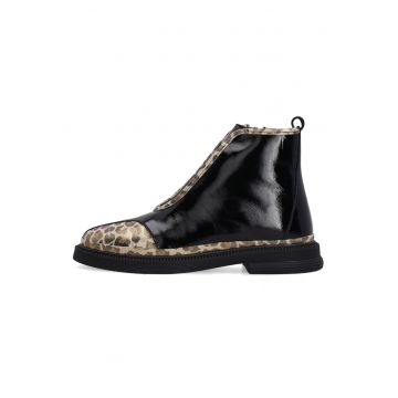 Ghete din piele lacuita cu insertii leopard