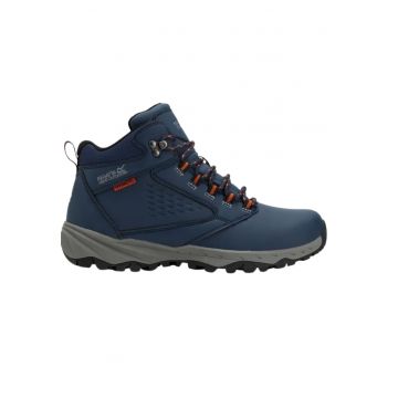 Ghete de trekking cu logo discret