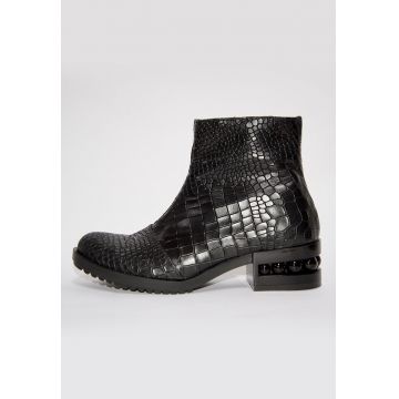 Ghete de piele cu aspect de piele de crocodil