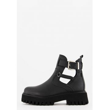 Ghete de piele cu decupaje Groovy