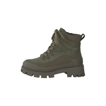 Ghete cu fermoar si aspect masiv