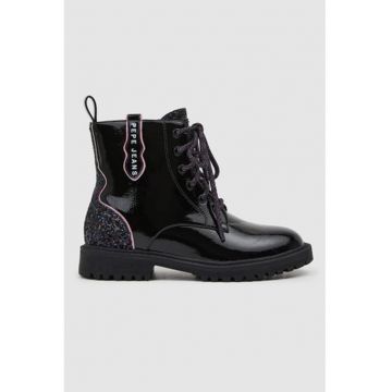 Ghete de piele ecologica cu aspect lacuit