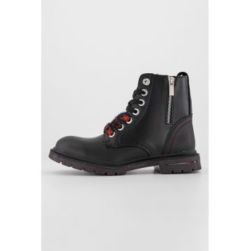 Ghete de piele Spike