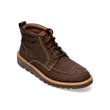 Ghete CLARKS maro, BARNMID, din piele intoarsa