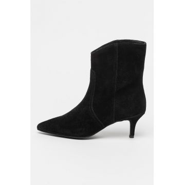 Botine de piele intoarsa cu varf ascutit