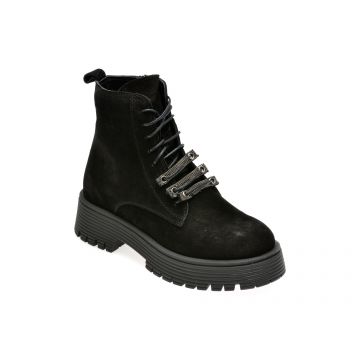 Ghete GRYXX negre, 4181128, din piele intoarsa