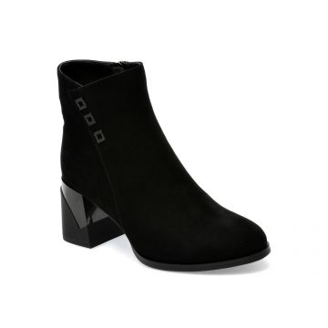 Ghete GRYXX negre, 2R749, din piele intoarsa