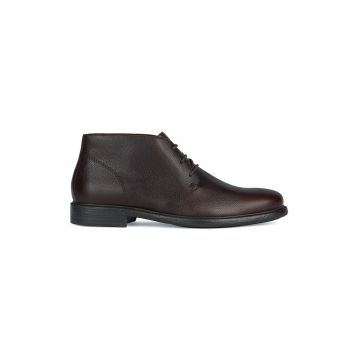 Ghete chukka de piele cu aspect texturat