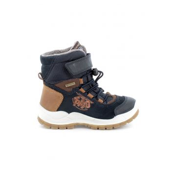 Ghete cu inchidere velcro si segmente din piele intoarsa
