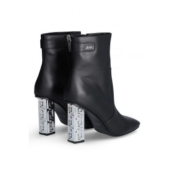 Botine cu toc masiv