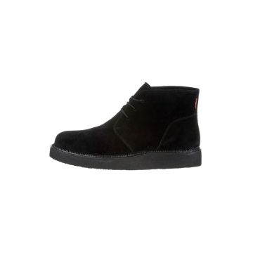 Ghete chukka de piele intoarsa