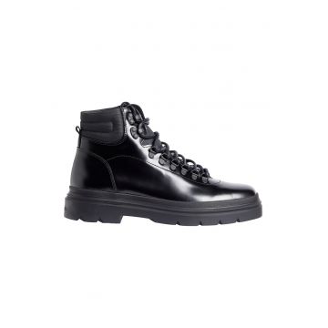 Ghete de piele cu garnituri din material textil