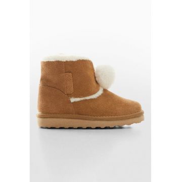 Ghete de piele intoarsa cu ciucuri Alba
