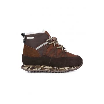 Ghete de piele intoarsa si material textil