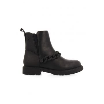 Ghete din piele ecologica cu garnituri din material textil Maralal