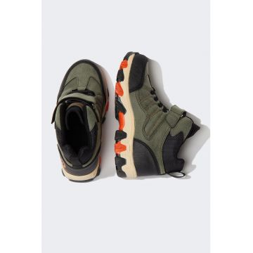 Ghete cu inchidere velcro