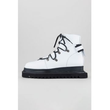 Ghete din piele cu aspect texturat