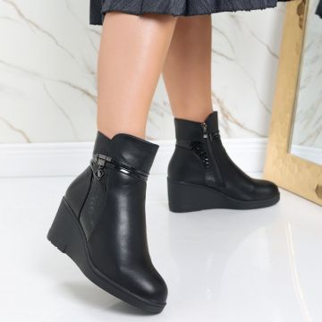 Ghete dama Imblanite cu Platforma Negre din Piele Ecologica Ridana Ghete dama Imblanite cu Platforma Negre din Piele Ecologica Ridana