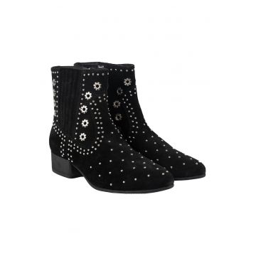 Botine din piele intoarsa decorate cu nituri D Peython -