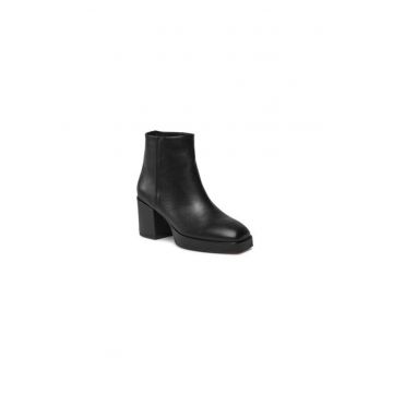 Ghete dama  303531553 - Piele naturala - 41 EU - Negru