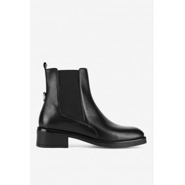 Ghete dama  5905588966067 - Piele naturala - Negru