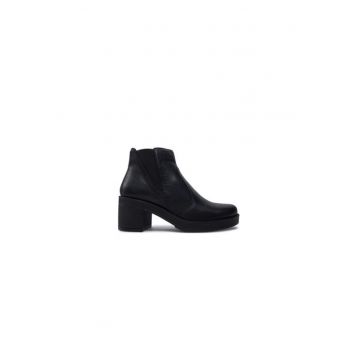 Ghete dama  304531224 - Piele naturala - 39 EU - Negru